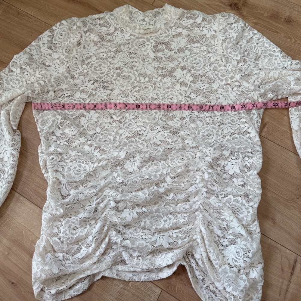White Floral Lace Mock Neck Top | Size 2XL - Picture 3 of 5